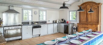 Family house for 15 - 1km from the beach - Garden