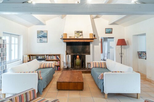 Family house for 15 - 1km from the beach - Garden