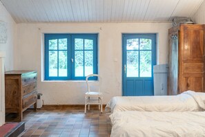 7 Schlafzimmer, Bügeleisen/Bügelbrett, kostenloses WLAN