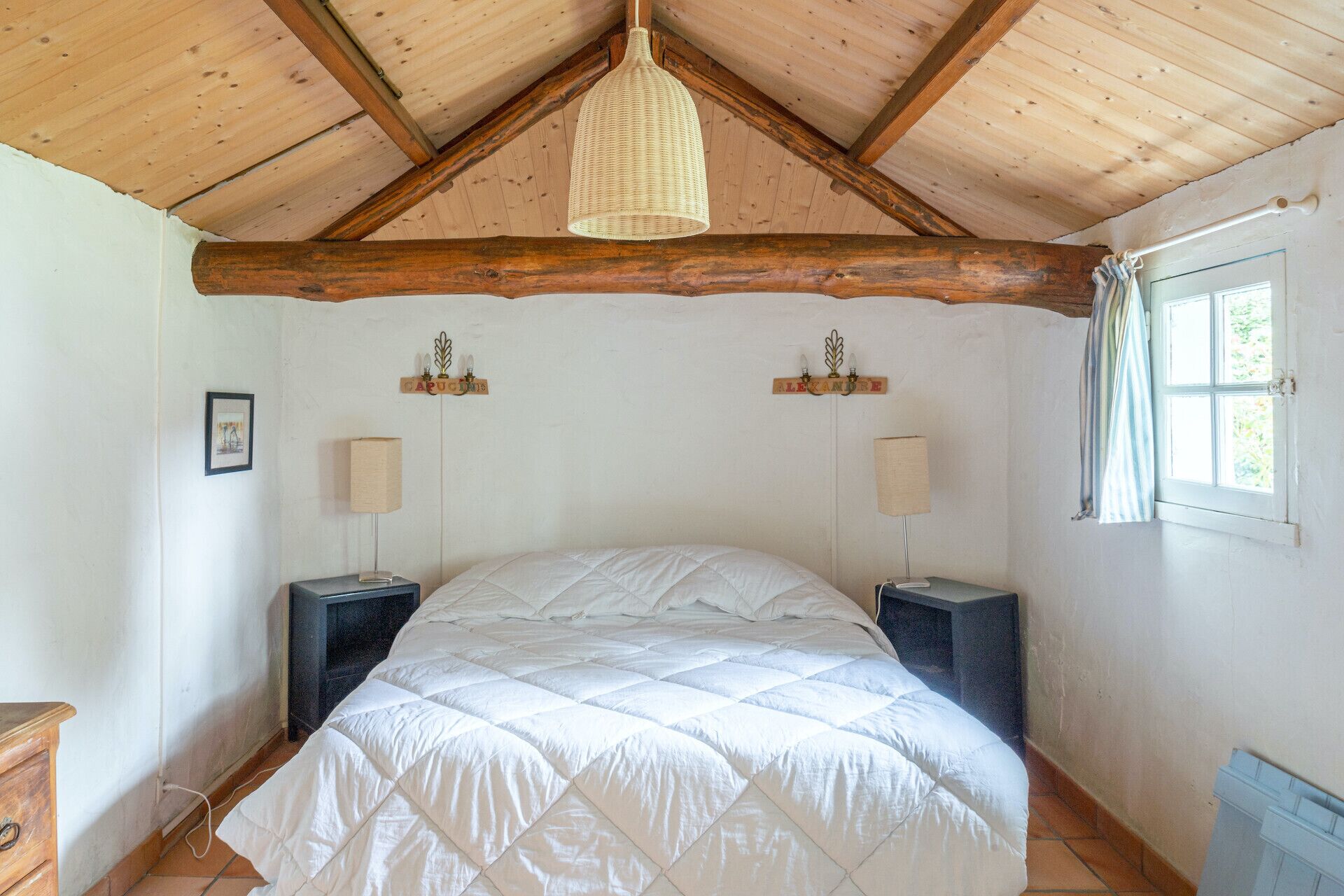 7 chambres, fer et planche à repasser, Wi-Fi gratuit