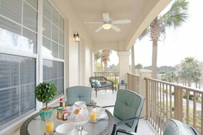 Outdoor dining - Last Minute Disney Getaway! Luxury Condo with Private Balcony. Book Now! #40459 (Orlando)