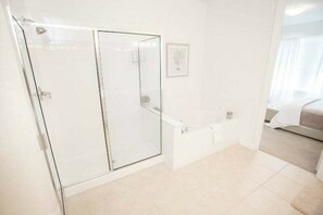 Hair dryer, towels - Last Minute Disney Getaway! Luxury Condo with Private Balcony. Book Now! #40459 (Orlando)