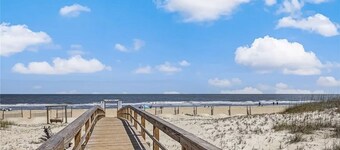 Big House Few steps from the Beach.