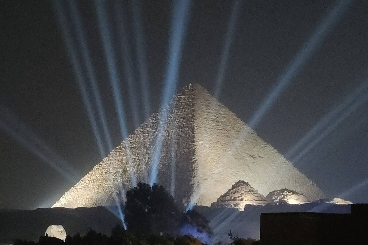 Egyptian cotton sheets, premium bedding, blackout drapes, WiFi (free)