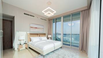 Appartamento Romantico, 1 camera da letto, balcone, vista lago parziale | Con stile personalizzato, con arredamento individuale, una scrivania