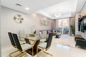 Grand Apartment, 2 Bedrooms, Balcony, Canal View | Dining room - GLOBALSTAY. New Apartments in Business Bay (Dubai)