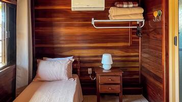 Superior-Zimmer | Allergikerbettwaren, Verdunkelungsvorhänge, kostenloses WLAN, Bettwäsche