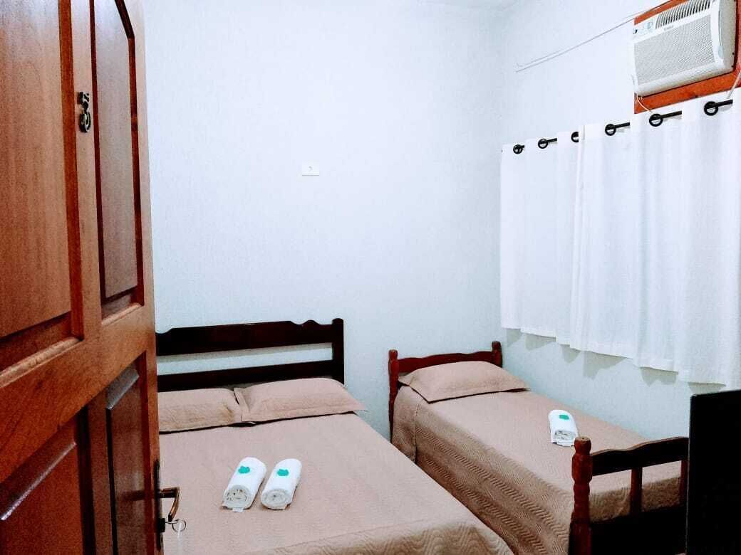 Hypo-allergenic bedding, blackout curtains, free WiFi, bed sheets