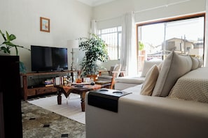 32-Zoll-Flachbildfernseher mit Kabelempfang, Fernseher