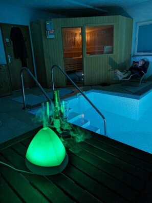 Innenpool, beheizter Pool