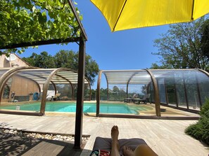 室内游泳池，室外游泳池