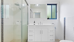 Bathtub