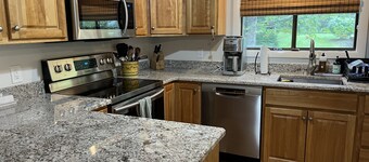 Spacious and cozy single family house next to Quechee ski hill