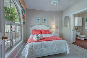 6 室のベッドルーム、アイロン / アイロン台、WiFi (無料)、ベッドシーツ