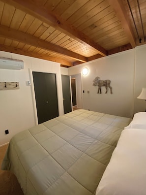 3 habitaciones, caja de seguridad en la habitación y cuna de viaje 