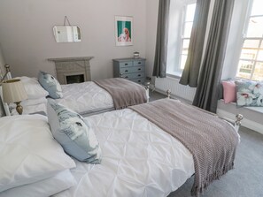 2 عدّة غرف نوم وبديكورات فريدة لكل غرفة وطراز فريد لكل وحدة