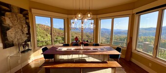 8000sf Luxurious Estate with Majestic Mountain Views Black Mountain / Asheville