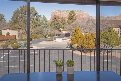 Prime Unit with Red Rock Views, Free EV Charging