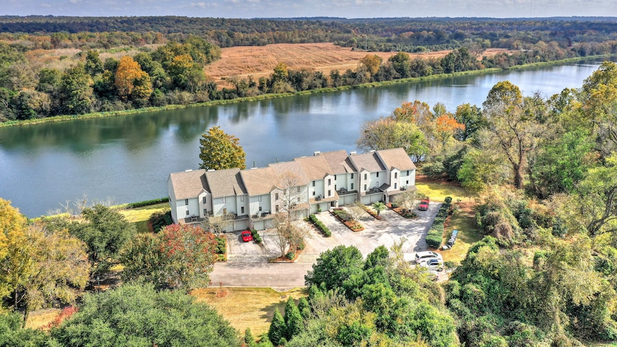 Beautiful 3BR Townhouse