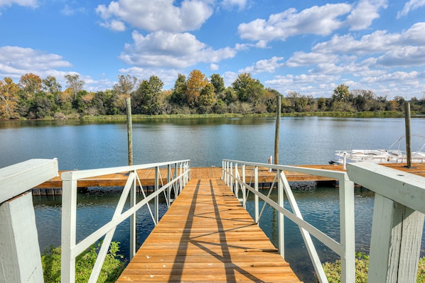Signature resortwoning, 3 slaapkamers, balkon, uitzicht op rivier | Uitzicht op het water