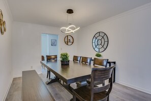 Signature Townhome, 3 Bedrooms, Balcony, River View | In-room dining - Beautiful 3BR Townhouse (Augusta)