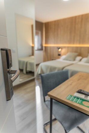 Twin Room | Free WiFi, bed sheets - Hotel Kika (Santa Marta)