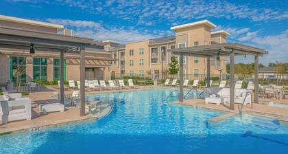 Lovely Luxurious 2 Bedroom 2 Bath Suite