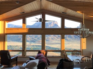 Interior - Experience the Magic of Wapiti Valley in Luxury. Stunning Views-East Yellowstone (Cody)