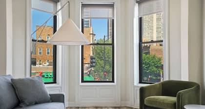 The Neighborhood Hotel - Lincoln Park