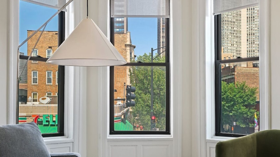 The Neighborhood Hotel - Lincoln Park