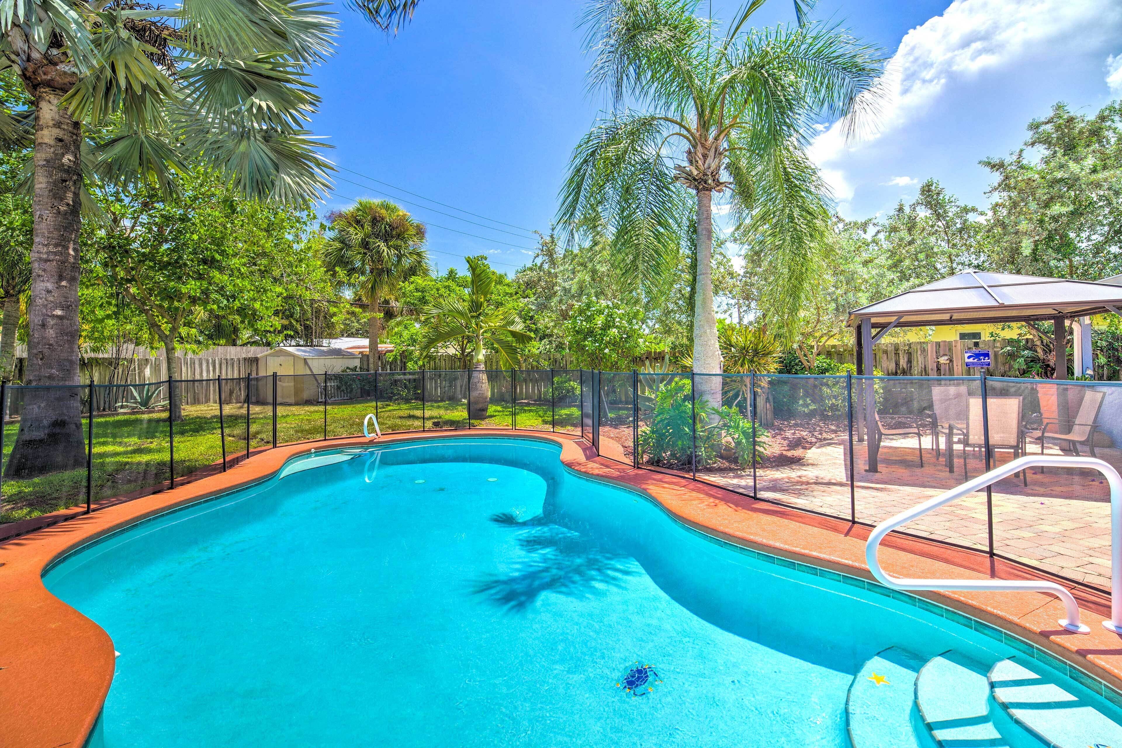 Spacious Satellite Beach Home: Walk to Shore!