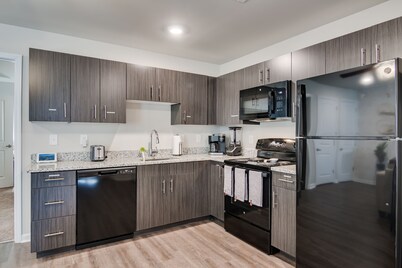 Refined - The Georgia: Beautiful 1BR w/King-bed