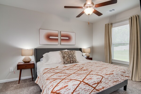 1 habitación, escritorio y cortinas blackout 