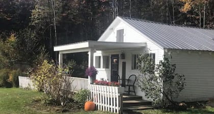 Vermont Country Cottage (Near Village)