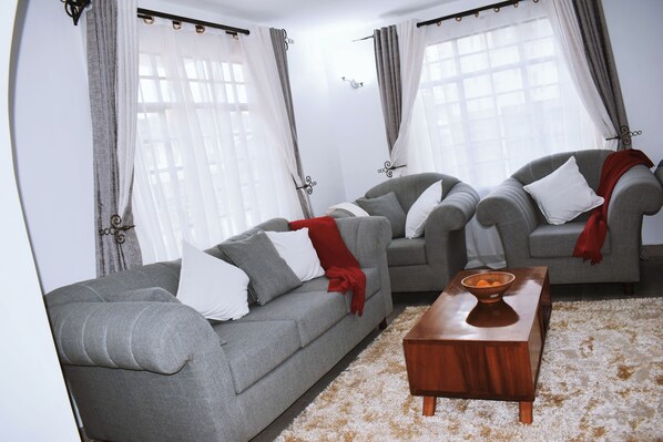 Smart TV, fireplace, DVD player, table football