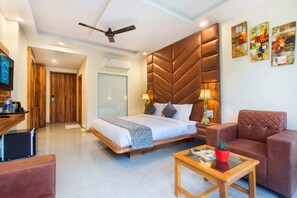 豪華雙人房 | 高級寢具、羽絨被、迷你吧、書桌