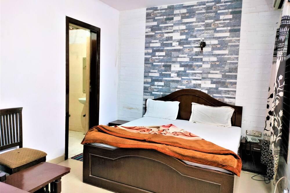 Hotel White Palace Nizamuddin Railway St