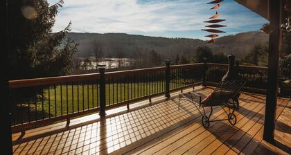 3-bedroom chalet just 13 minutes drive to Bethel Woods