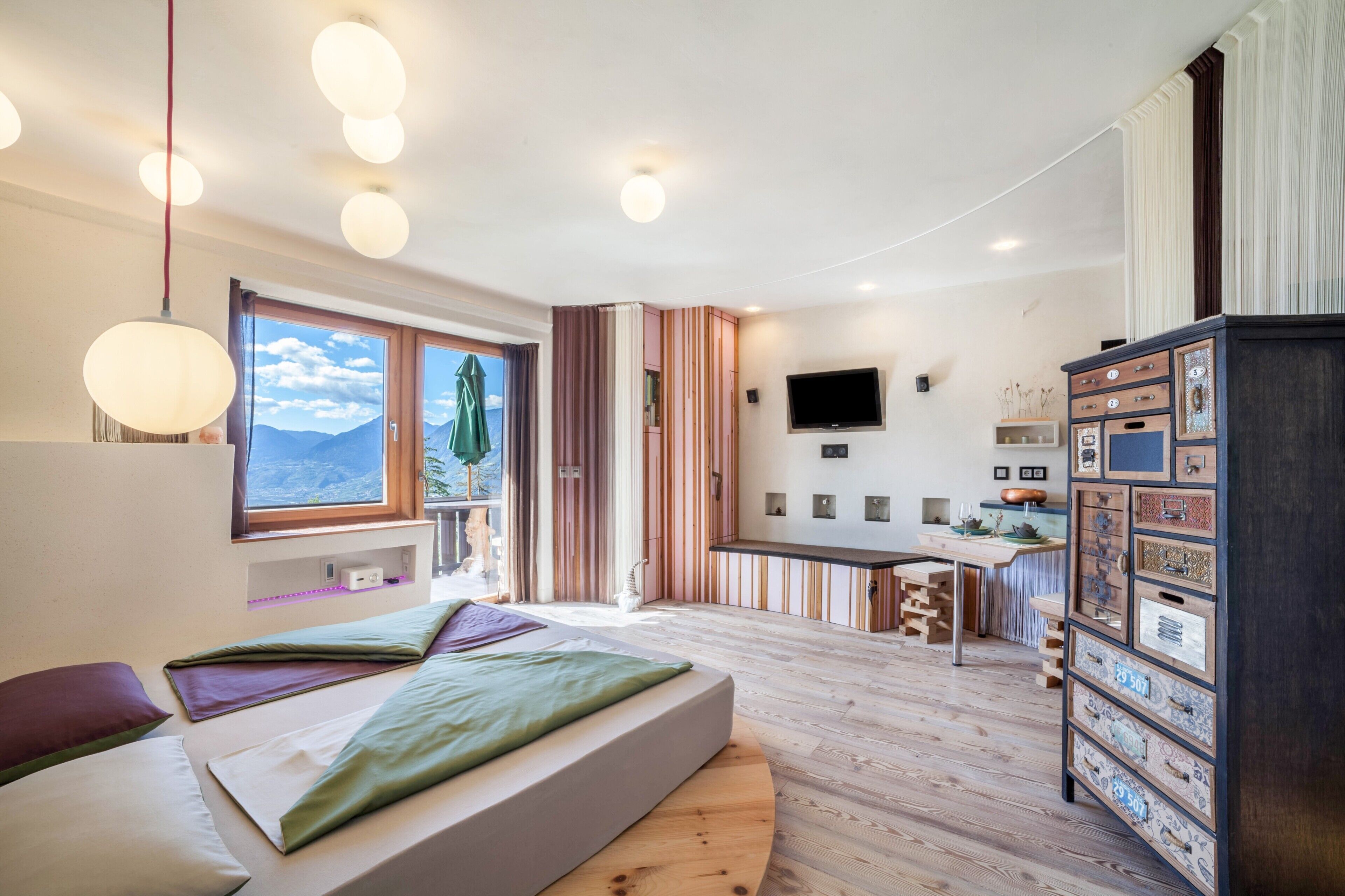 1 habitación, tabla de planchar con plancha, wifi gratis y ropa de cama 