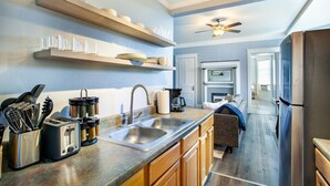 Private kitchen - Charming Historic Retreat - 5 Mins from Downtown (Knoxville)