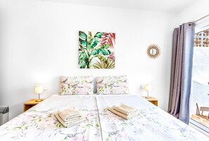 2 bedrooms, iron/ironing board, free WiFi, bed sheets