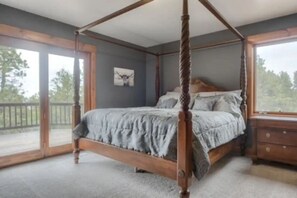 5 bedrooms, free WiFi, bed sheets