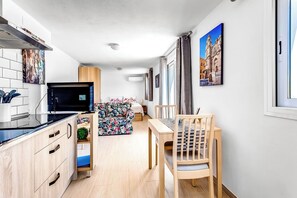 TV, streaming services - Studio Torreblanca close to beach (Fuengirola)