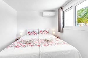 1 slaapkamer, een strijkplank/strijkijzer, gratis wifi, beddengoed