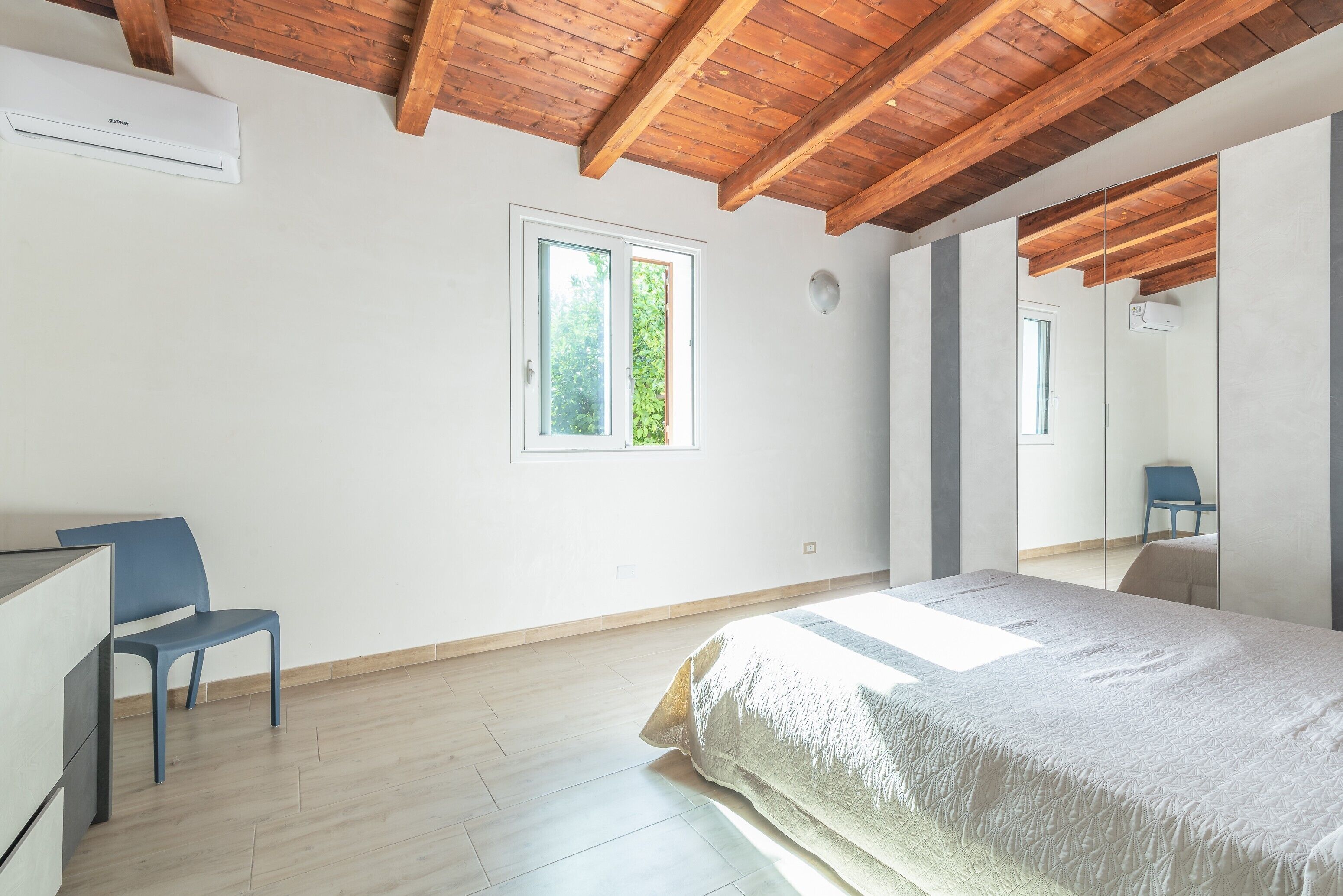 2 habitaciones, tabla de planchar con plancha y wifi gratis 