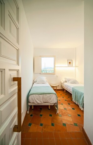 3 habitaciones, wifi gratis y ropa de cama 