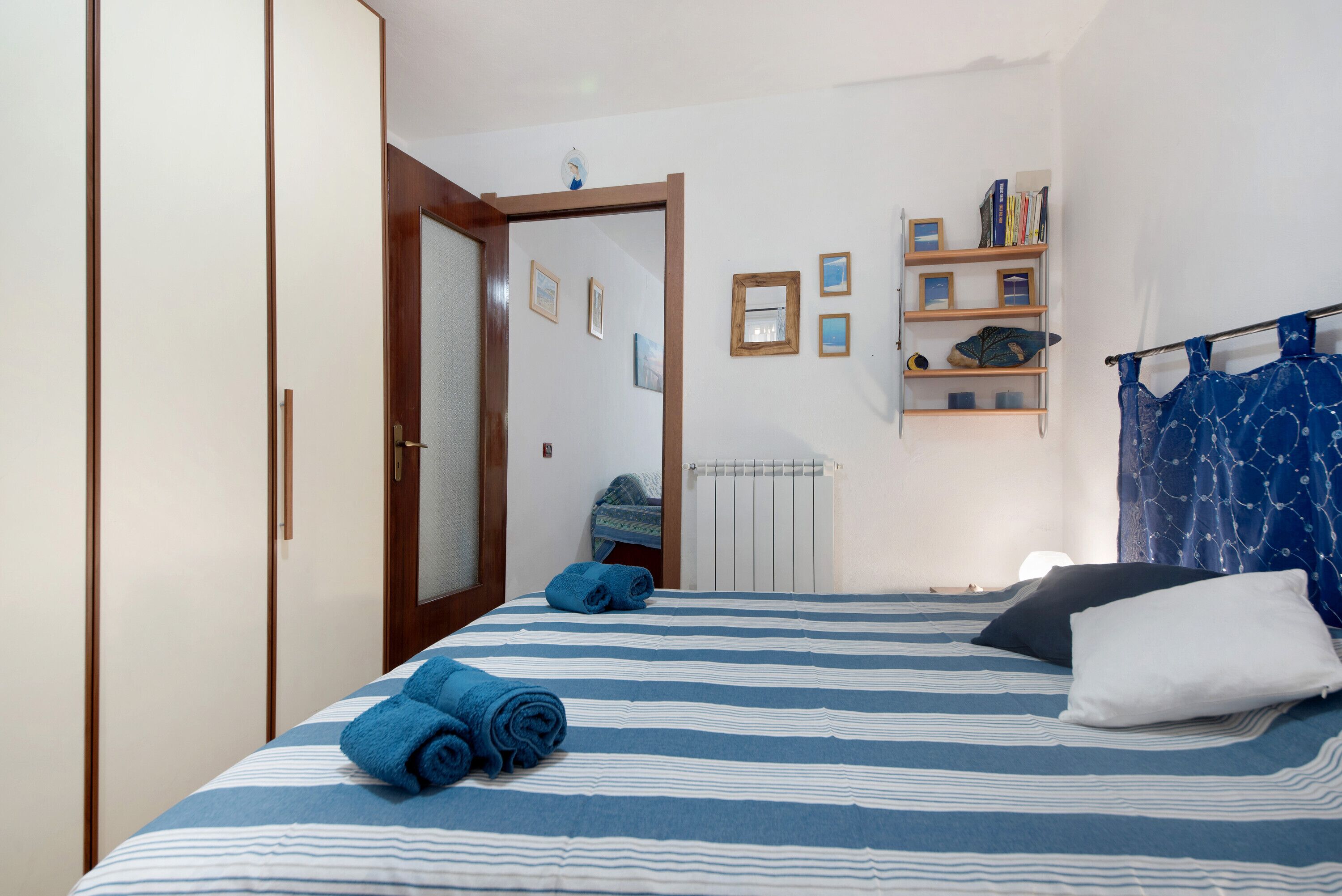 1 室のベッドルーム、アイロン / アイロン台、WiFi (無料)、ベッドシーツ