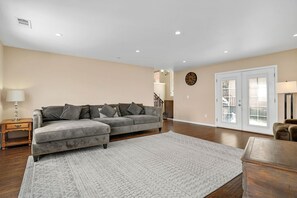 Smart TV, fireplace, computer monitors