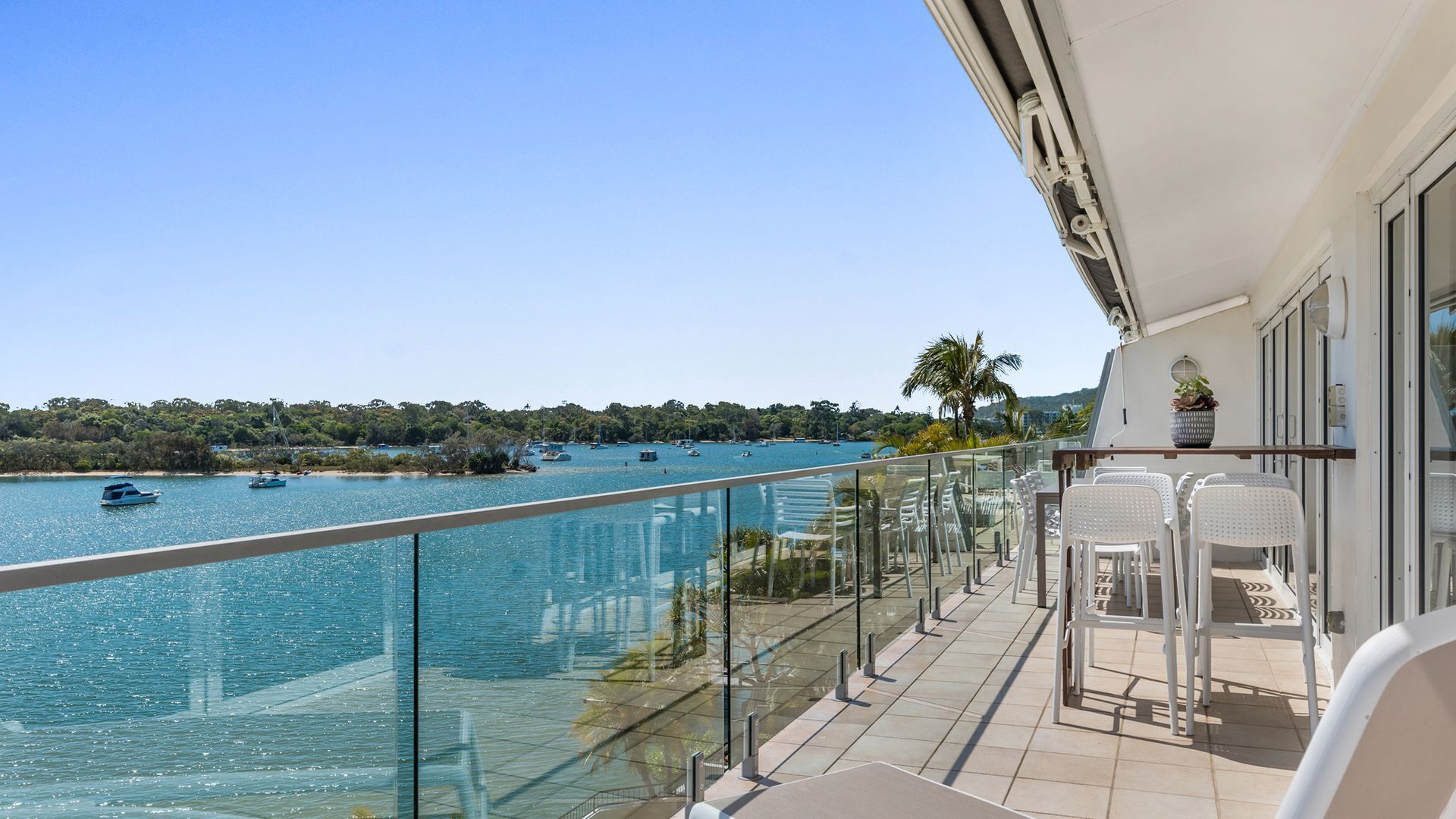 Commodore 7/80 Noosa Parade