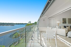 Outdoor dining - Commodore 7 80 Noosa Parade (Noosa Heads)